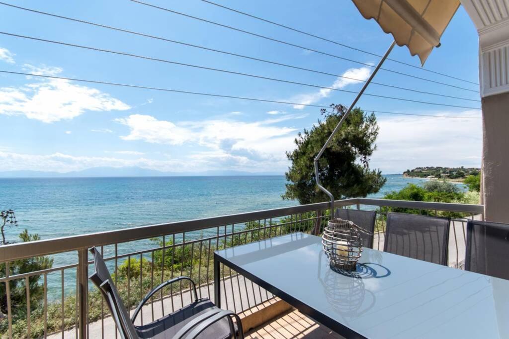 Вилла Endless Sea View House Неа-Ираклия Экстерьер фото