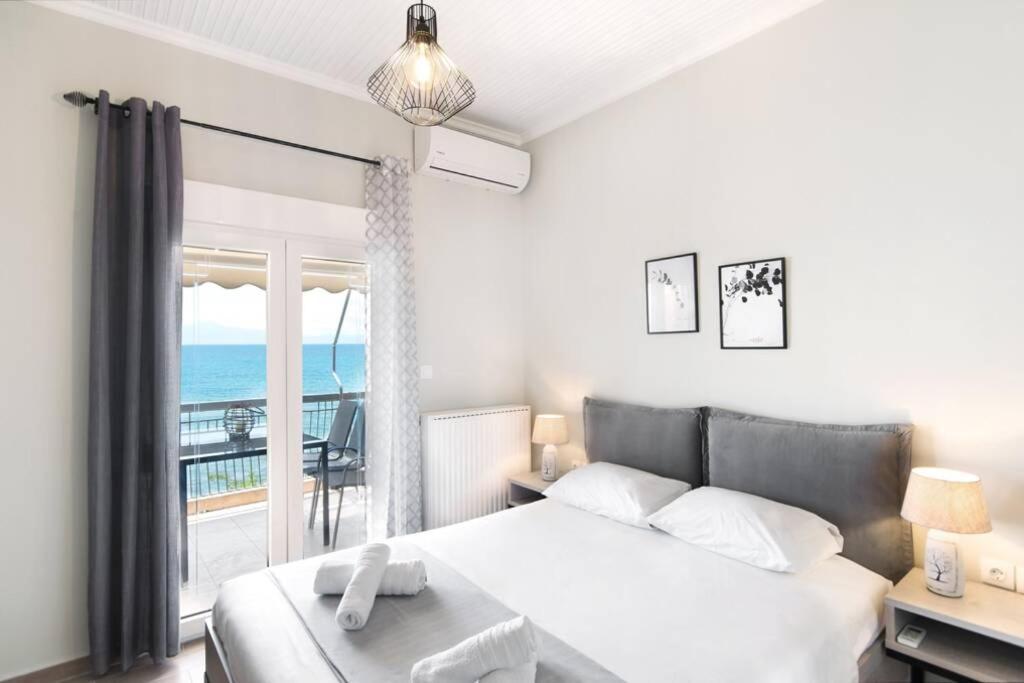 Вилла Endless Sea View House Неа-Ираклия Экстерьер фото